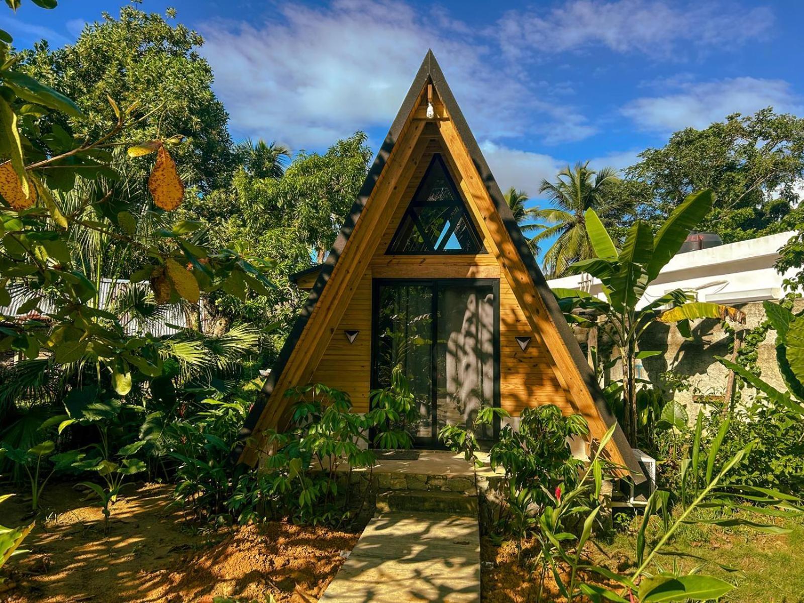 Leisy'S Garden Hostel & Rooms Samana Eksteriør billede